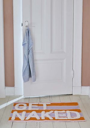 Badeteppich mit Ökotex Baumwolle mit der Aufschrift Get Naked