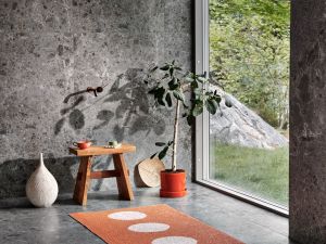 Unsere neuen PET-Teppich aus Schweden für den Innen- und Außenbereich werden traditionell in in einer kleinen Manufaktur in Schweden hergestellt.