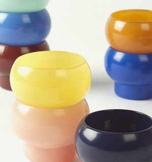 Teelichter in bunten Farben aus Glas