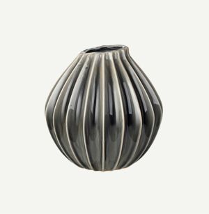 Bauchige Vase mit organischer Formen und sanfte Wellen in Keramik