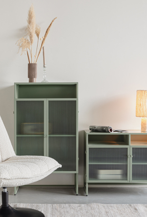 Kommode aus Holz, Metall und Riffelglas