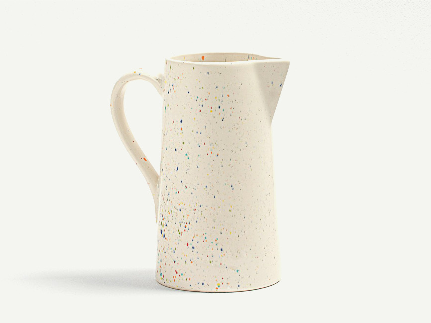 Wasserkrug 1,5 Liter aus Steinzeug in Weiß mit Confetti Optik