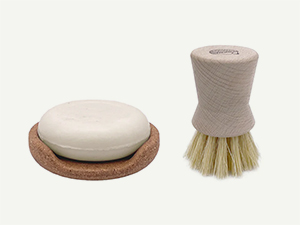 Set aus Topfbürste mit Tampicofaser, Spülseife und Seifenschale aus Kork