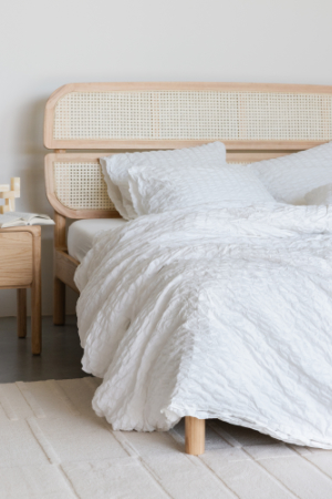 edles Bett mit wiener Geflecht