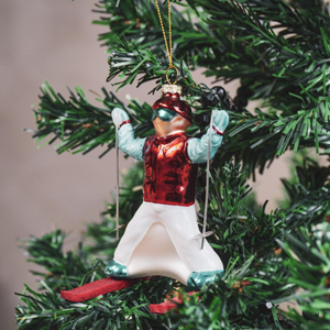 Christbaumschmuck aus Glas in Form eines Skifahrers