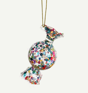 Christbaumschmuck in Form eines Glaszuckerl mit bunten Pailletten